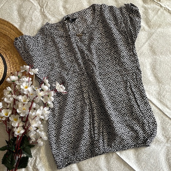 FLAT 500/- (free ship) Printed top from MAX